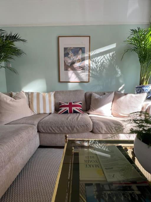 2025 Award Winner Liverpool Strawberry House - 3 Bedrooms Екстериор снимка